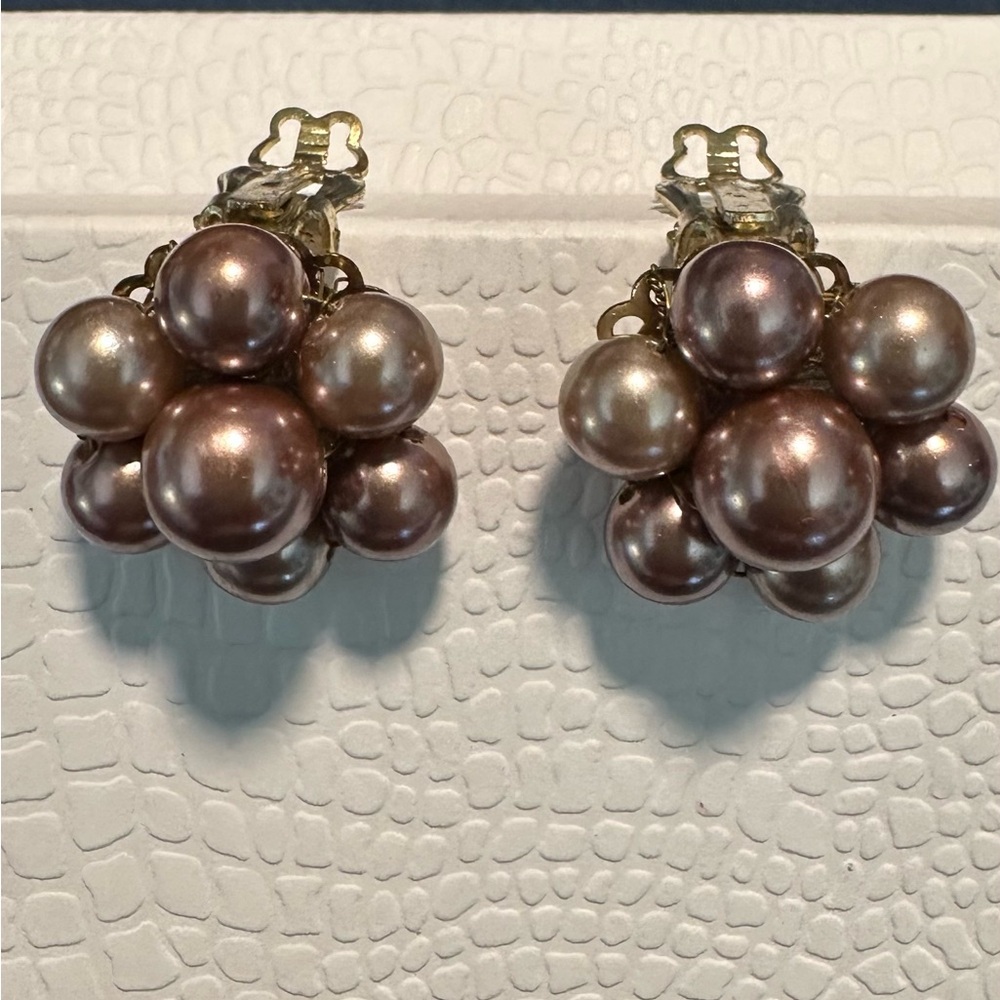 Elegant Pearl Cluster Clip-On Earrings